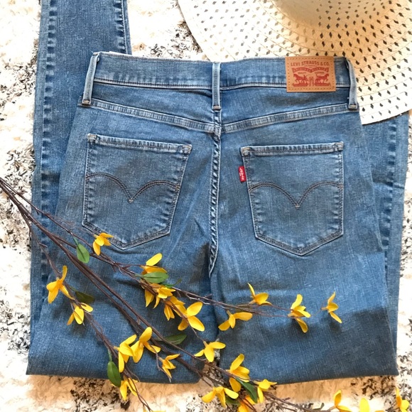 Levi's Denim - 👖 Levi’s Women’s 720 High Rise Super Skinny Jean